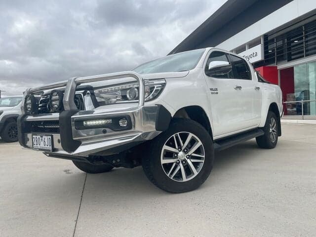 2019 Toyota Hilux SR5 in White