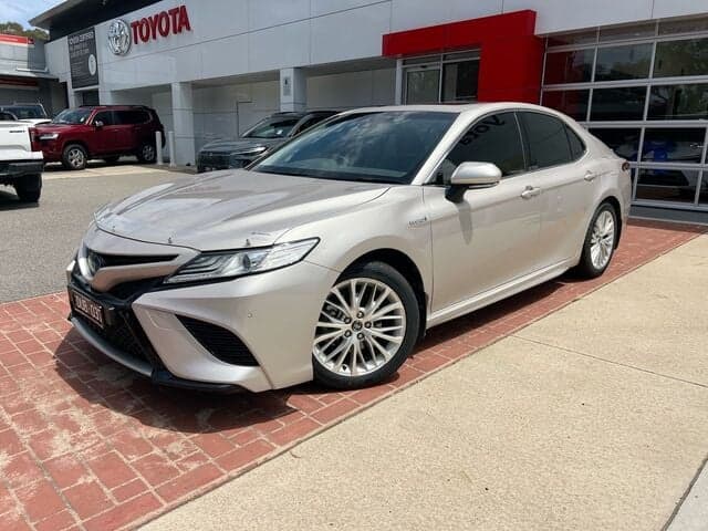 2019 Toyota Camry SL in Bronze