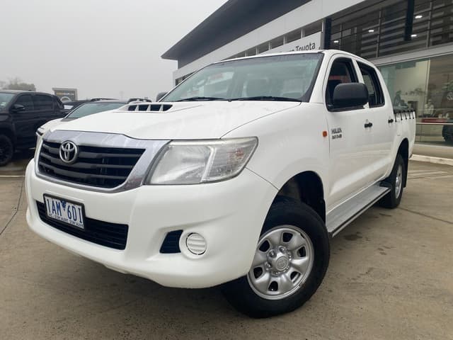 2013 Toyota Hilux SR in White