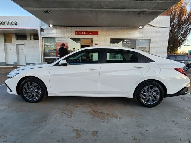2024 Hyundai i30 Hybrid in Atlas White