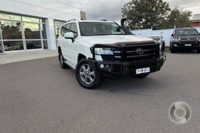 2021 Toyota Landcruiser GXL in White