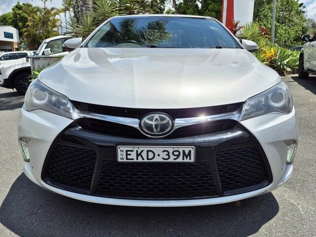 2015 Toyota Camry Atara SL in Silver