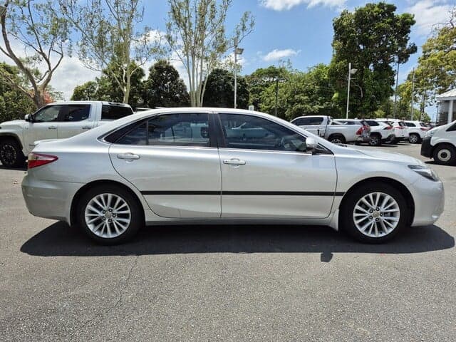 2015 Toyota Camry Atara SL in Silver