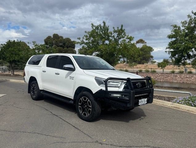 2021 Toyota Hilux SR5 in White