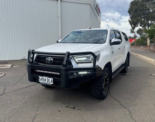 2021 Toyota Hilux SR5 in White