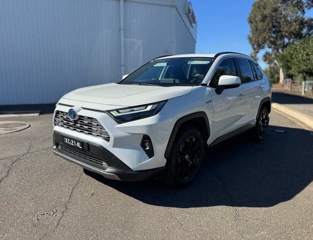 2022 Toyota RAV4 Cruiser-AWD in White
