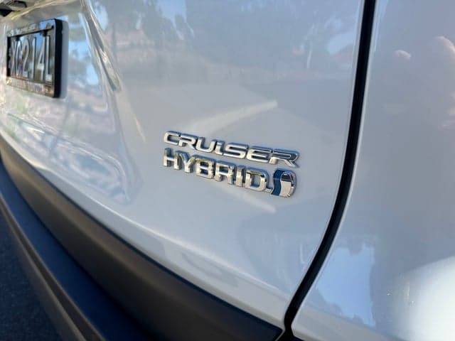 2022 Toyota RAV4 Cruiser-AWD in White