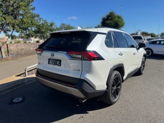 2022 Toyota RAV4 Cruiser-AWD in White