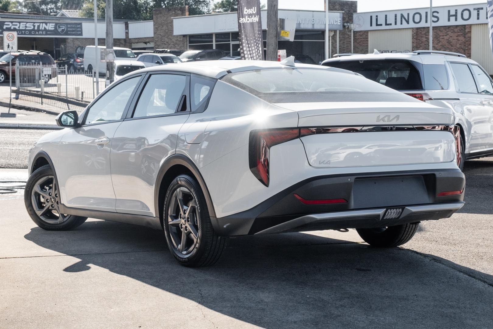 2025 Kia K4 S in Clear White (Ud)