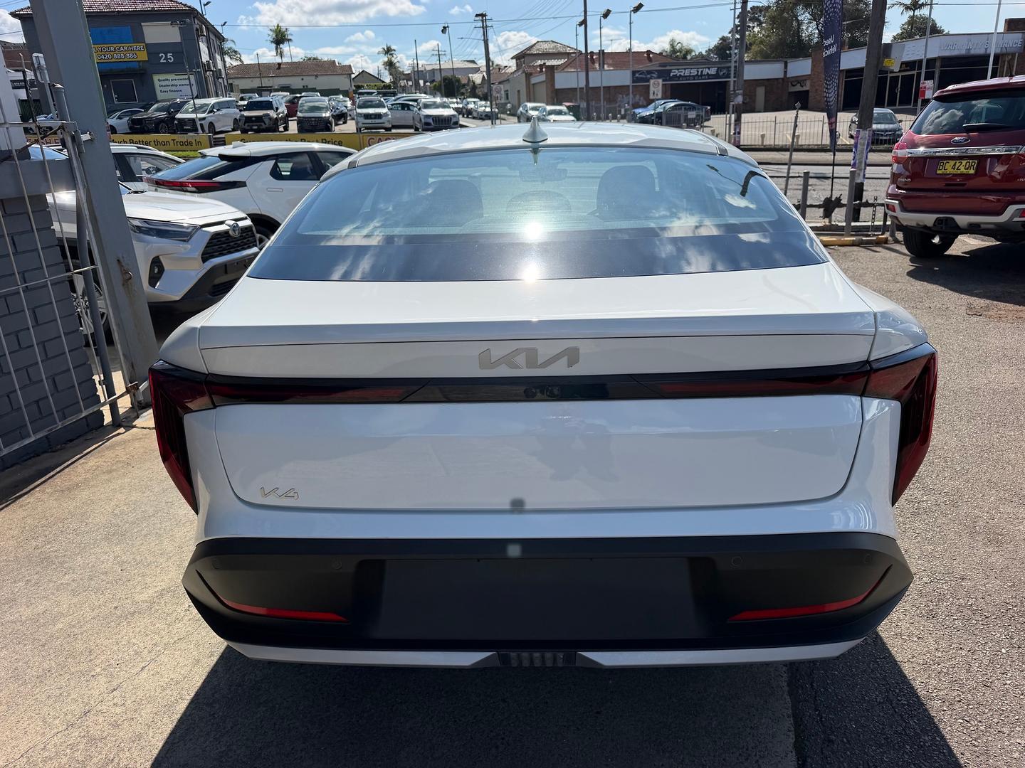 2025 Kia K4 S in Clear White (Ud)