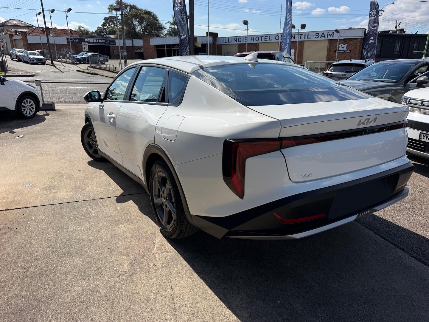 2025 Kia K4 S in Clear White (Ud)