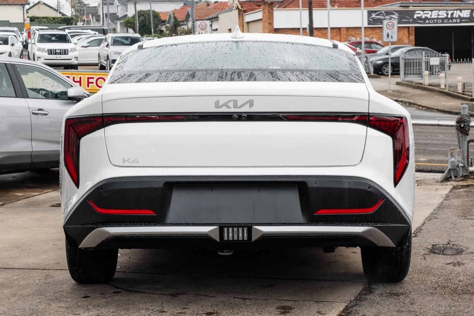 2025 Kia K4 S in Clear White (Ud)