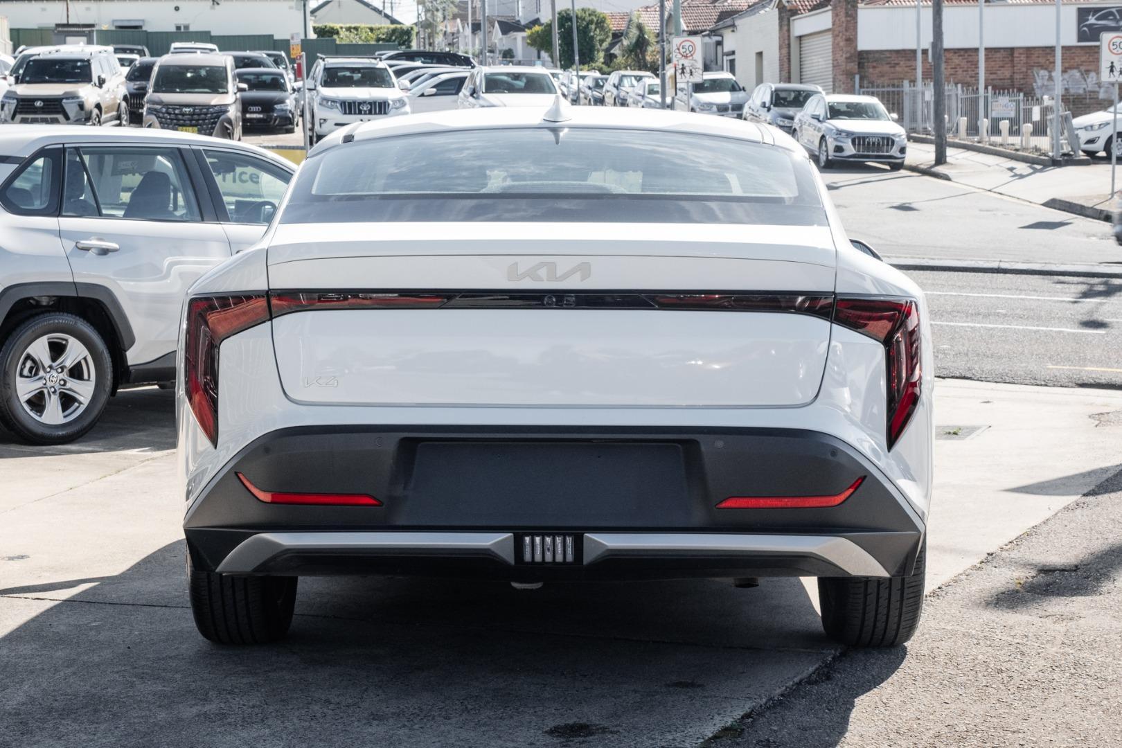 2025 Kia K4 S in Clear White (Ud)