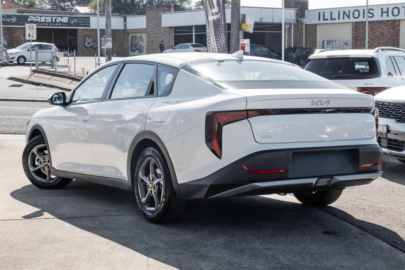 2025 Kia K4 S in Clear White (Ud)