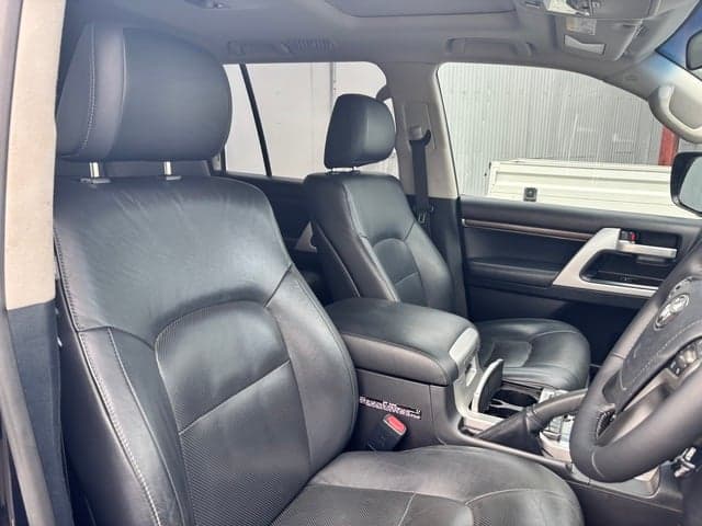 2018 Toyota Landcruiser VX in Blue