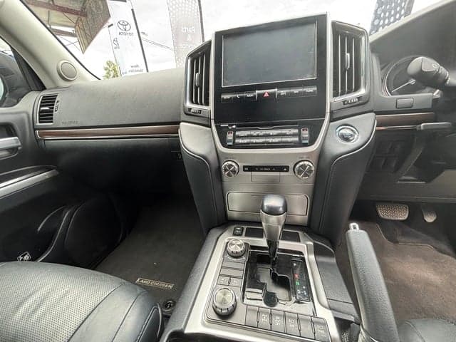 2018 Toyota Landcruiser VX in Blue