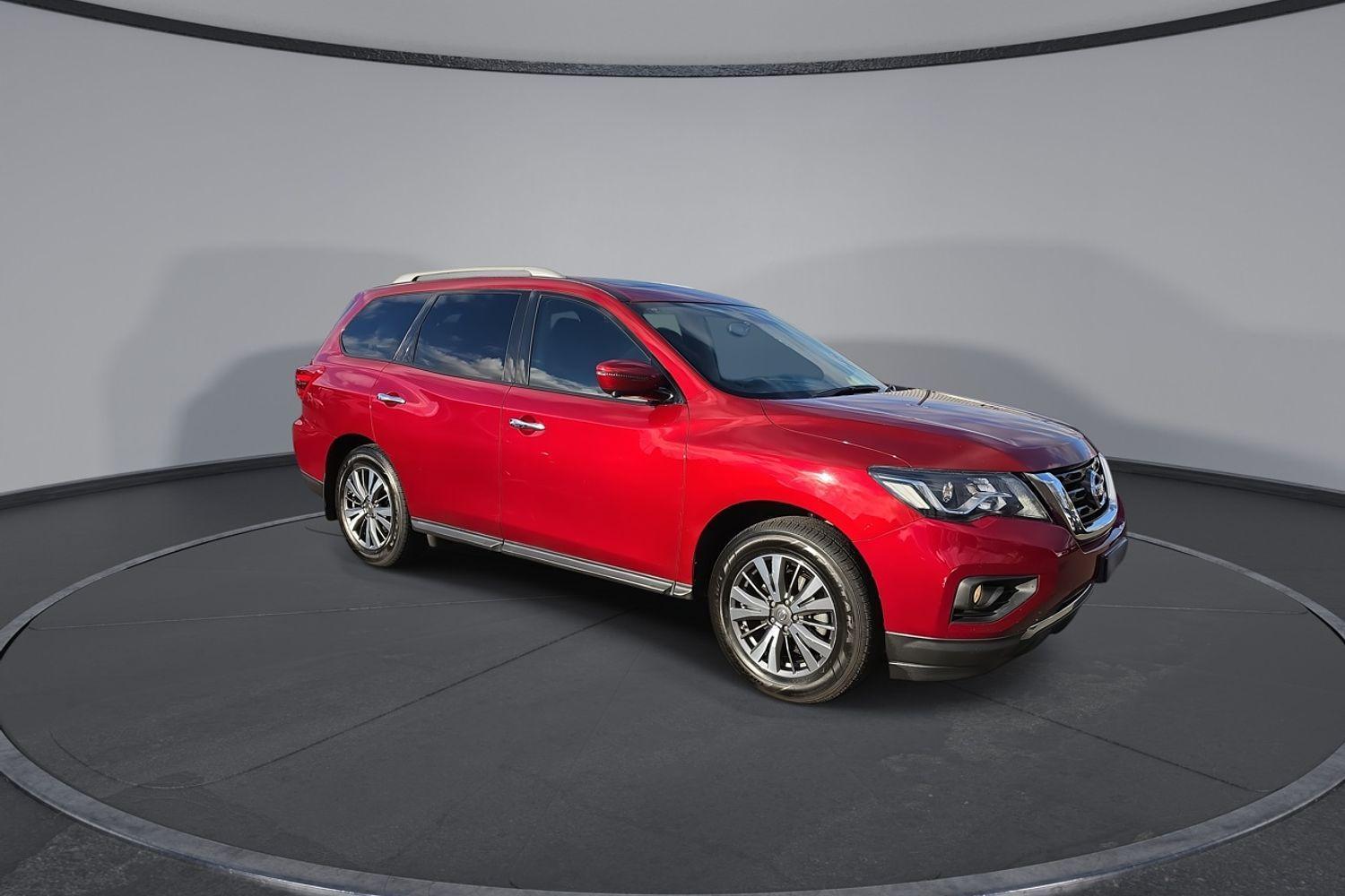 2018 Nissan Pathfinder ST-L in Red