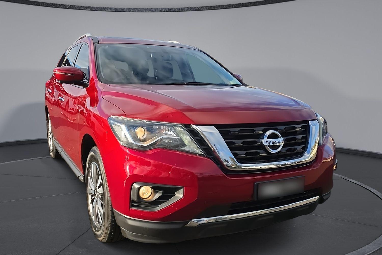 2018 Nissan Pathfinder ST-L in Red