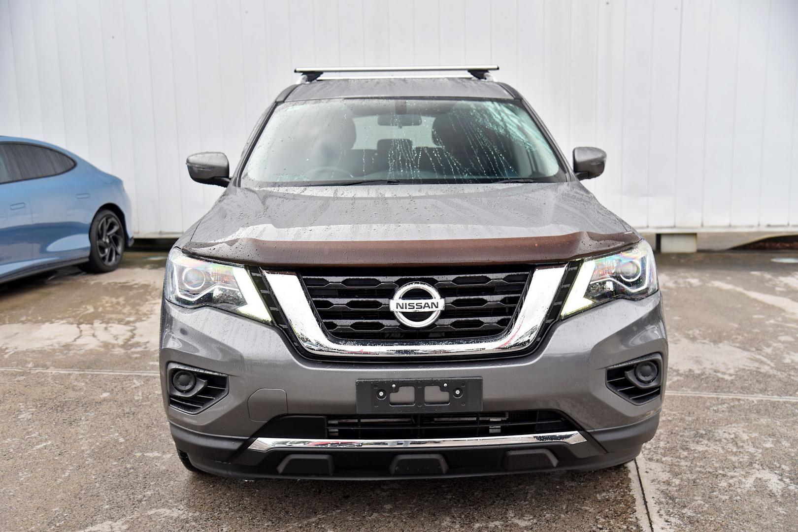 2017 Nissan Pathfinder ST in Grey