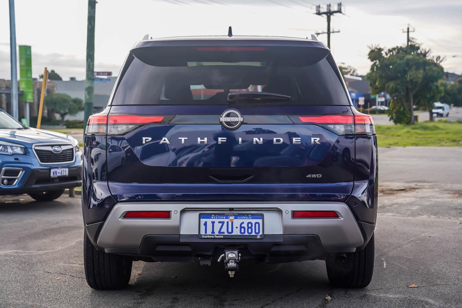 2023 Nissan Pathfinder Ti-L in Blue