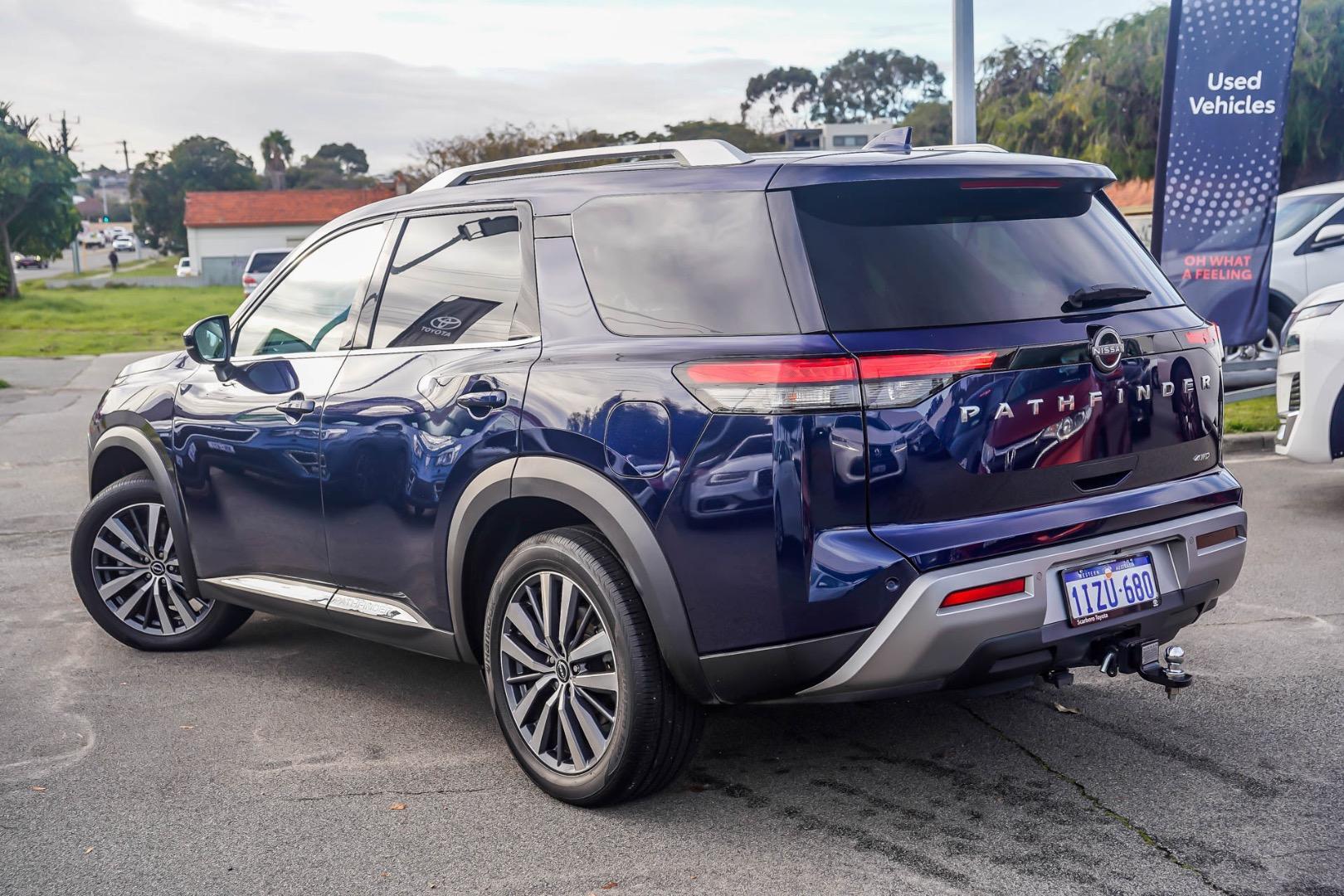 2023 Nissan Pathfinder Ti-L in Blue