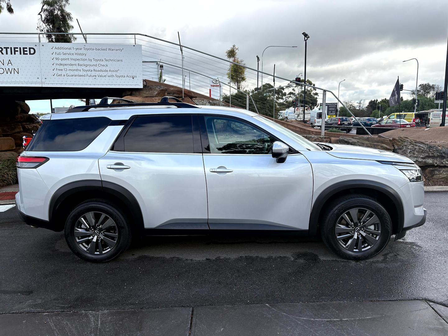 2022 Nissan Pathfinder ST-L in Other