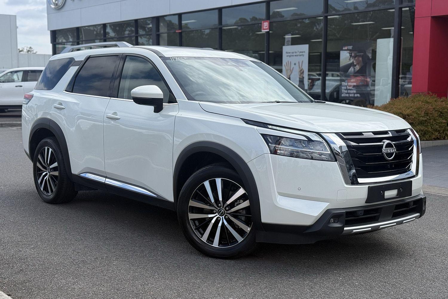 2024 Nissan Pathfinder Ti-L in White