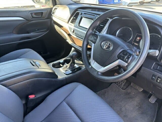 2017 Toyota Kluger GX in White