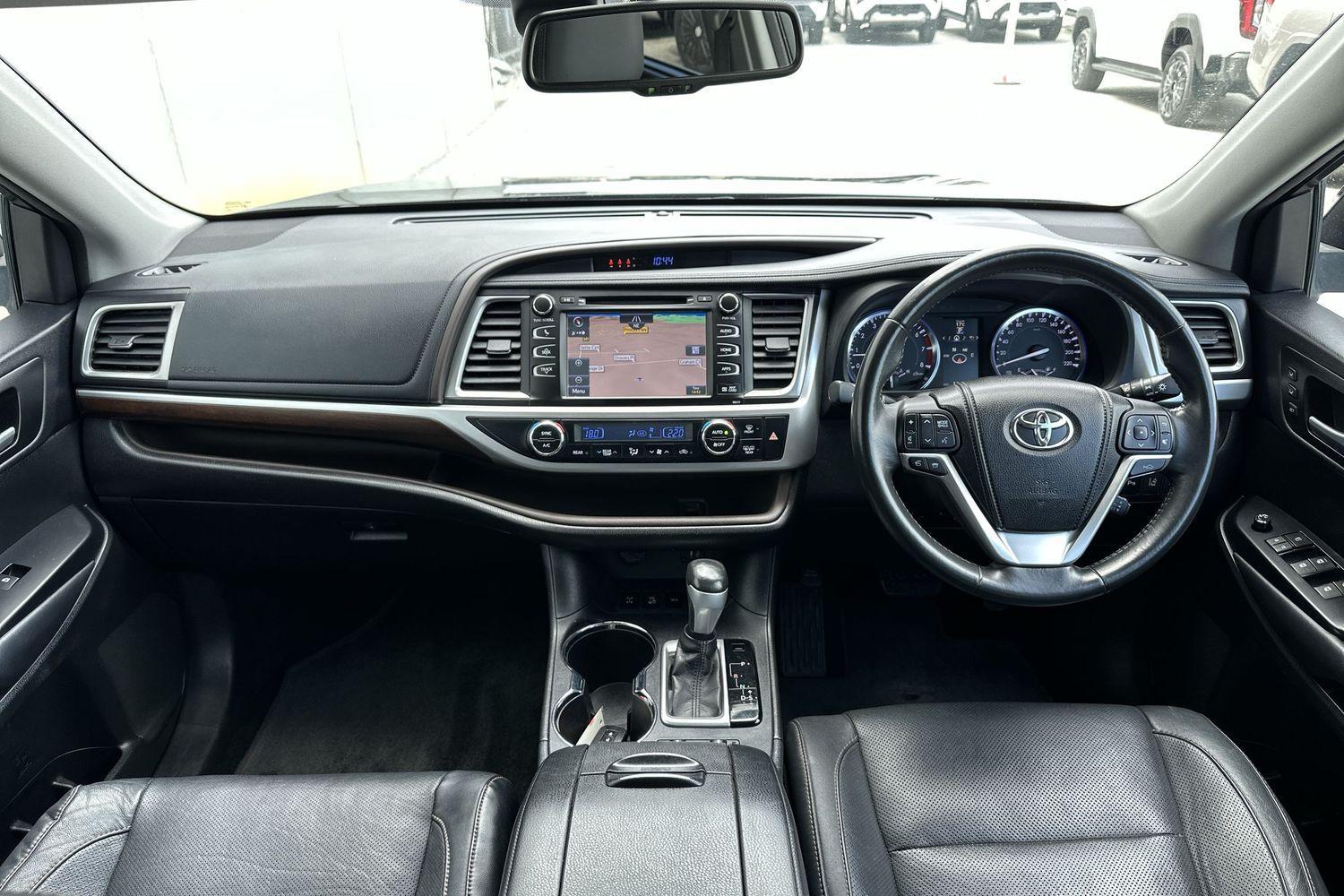 2014 Toyota Kluger AWD GRANDE in Black