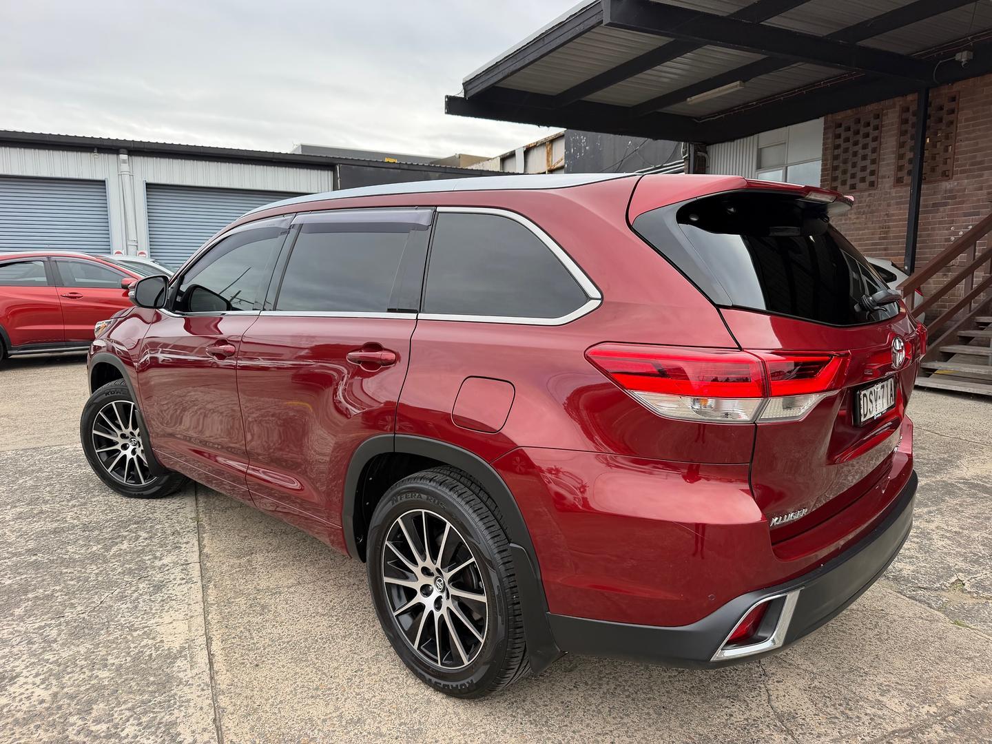 2017 Toyota Kluger AWD GRANDE in Red