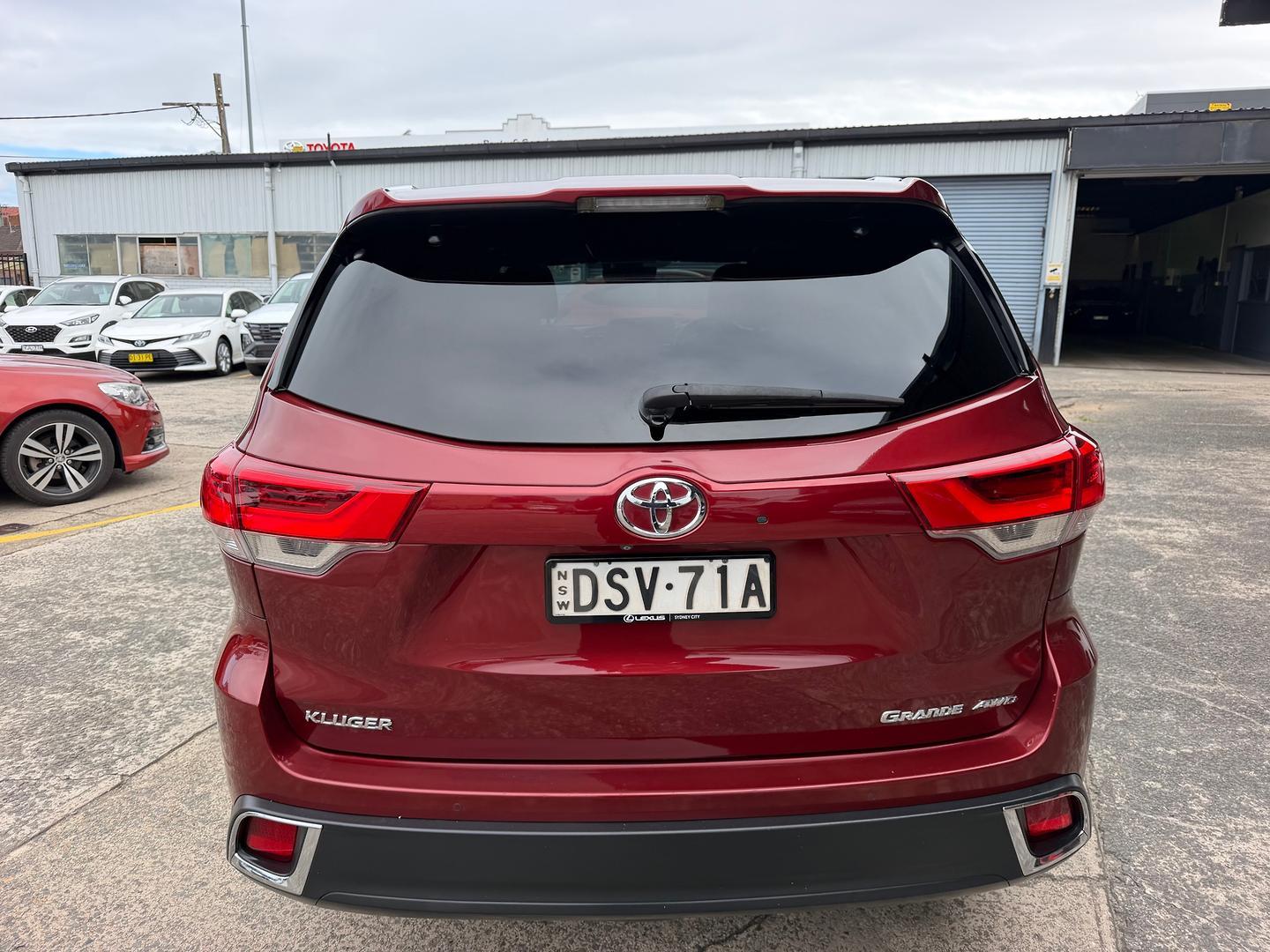 2017 Toyota Kluger AWD GRANDE in Red