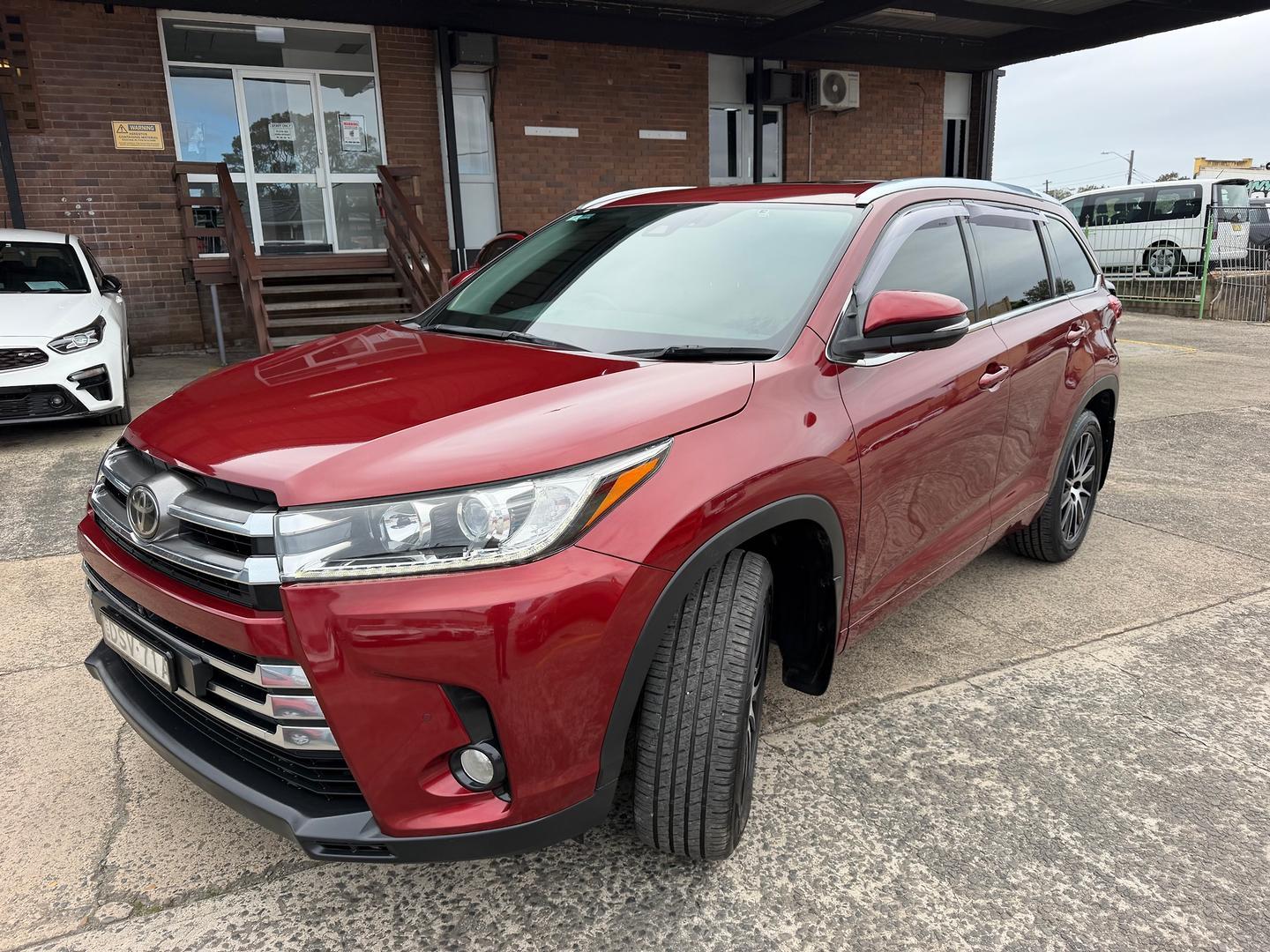 2017 Toyota Kluger AWD GRANDE in Red