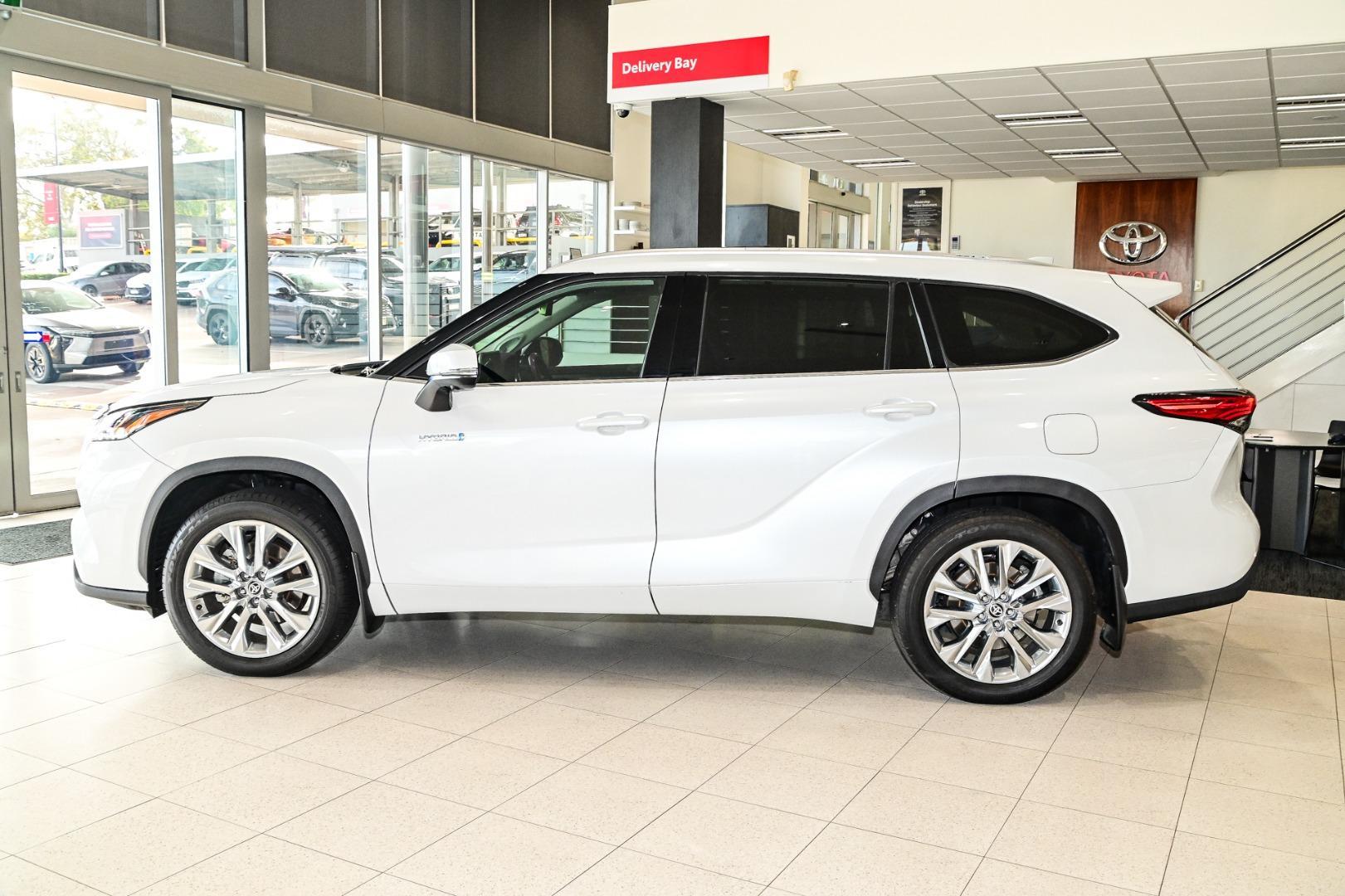 2023 Toyota Kluger GRANDE in White