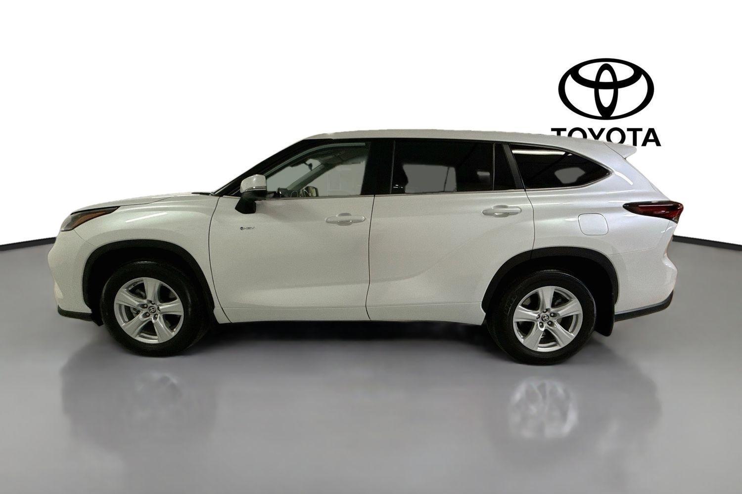 2025 Toyota Kluger GX AWD in White