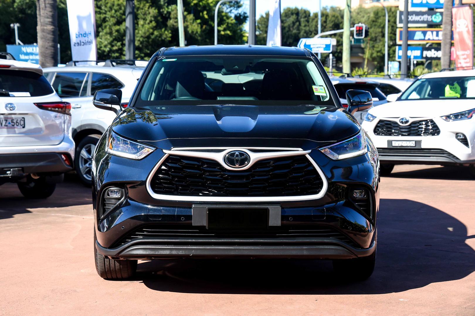 2025 Toyota Kluger GX AWD in Black