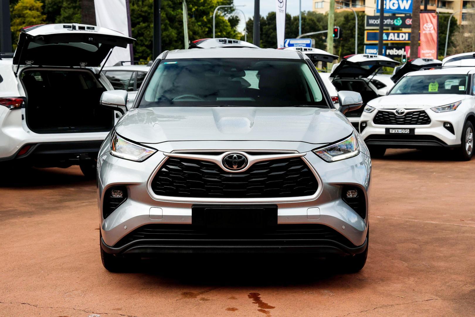 2025 Toyota Kluger GX AWD in Silver