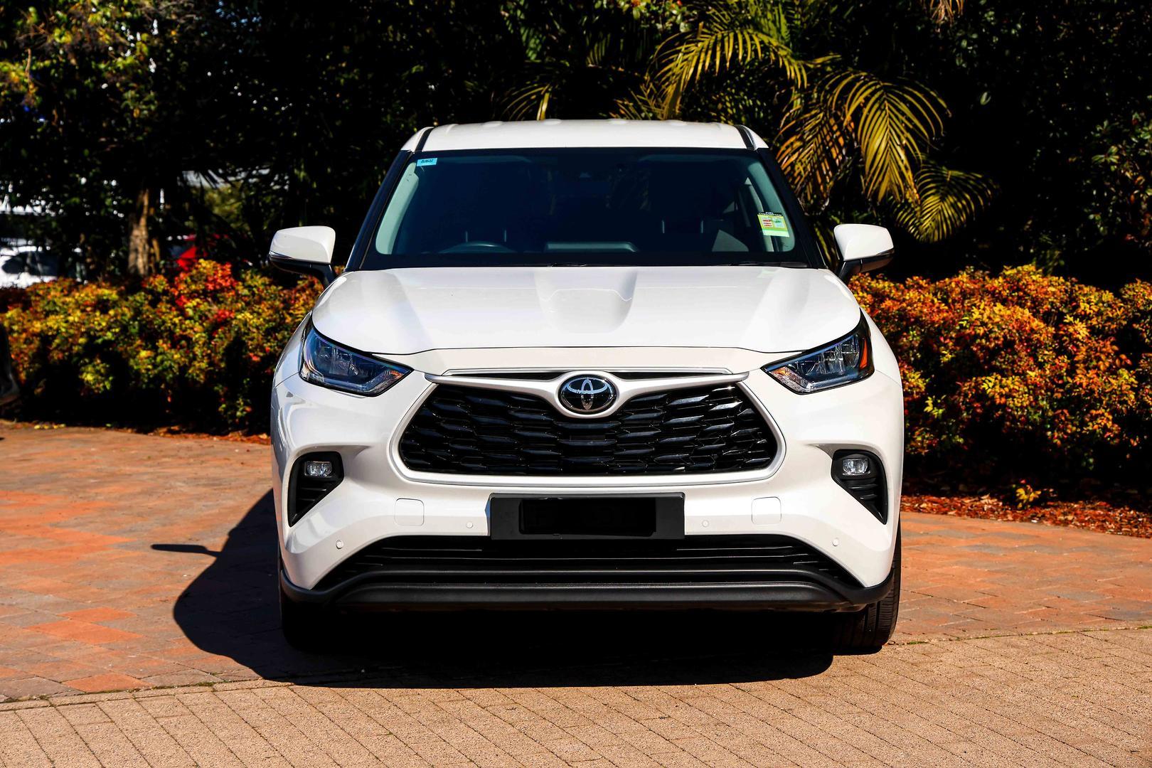 2025 Toyota Kluger GX AWD in White