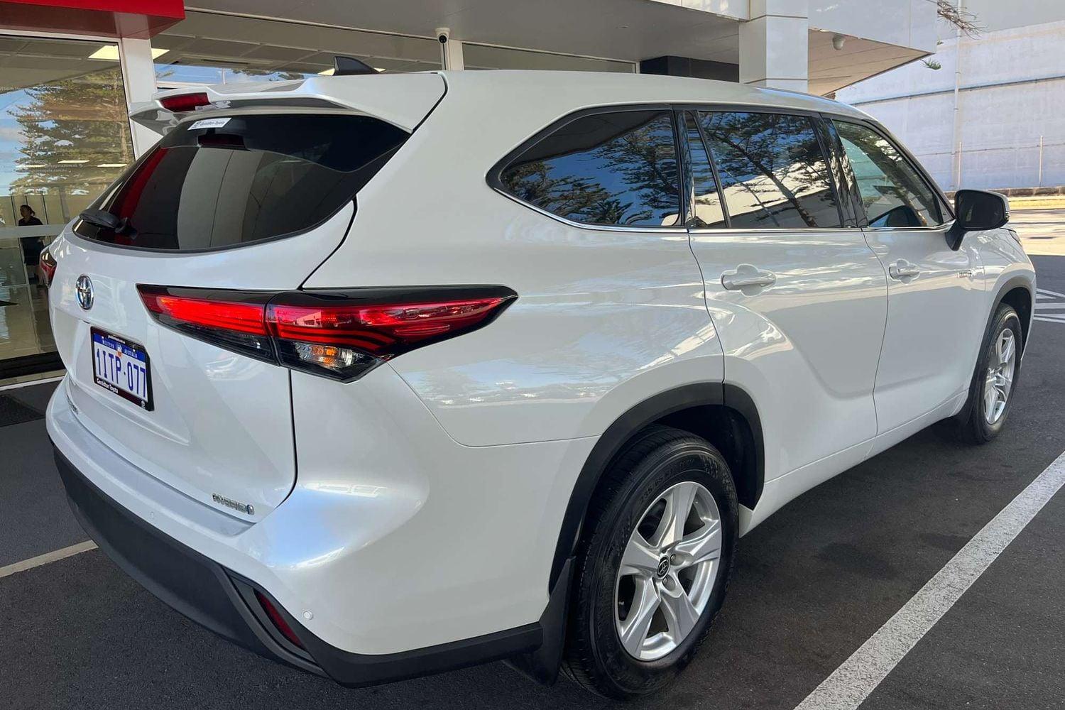 2022 Toyota Kluger GX in White