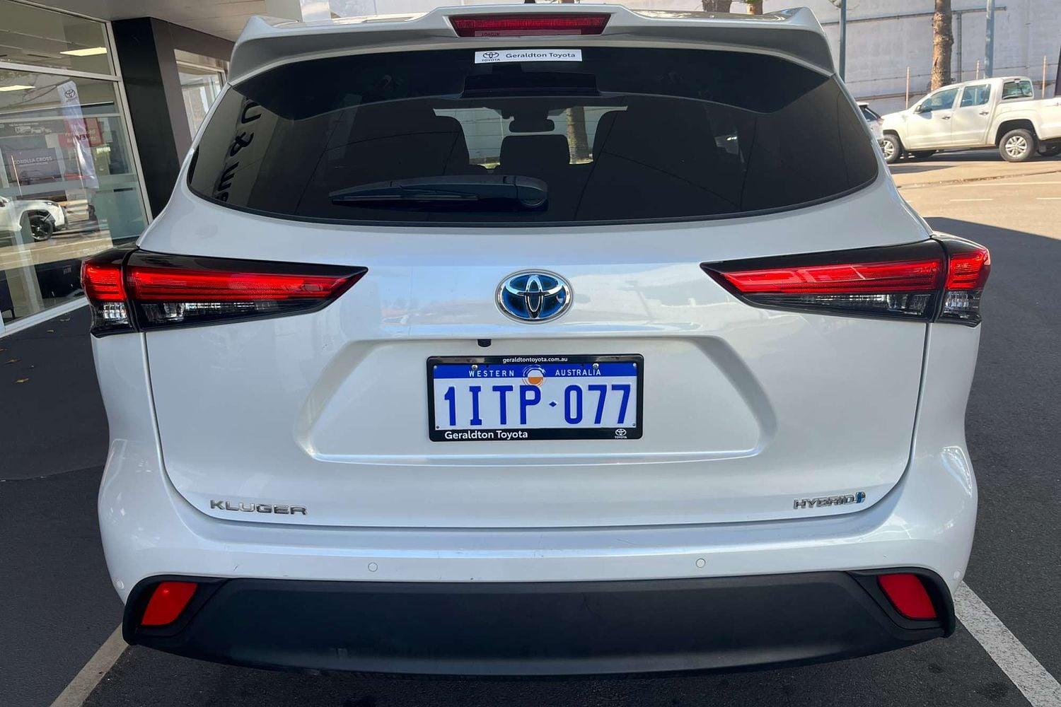 2022 Toyota Kluger GX in White