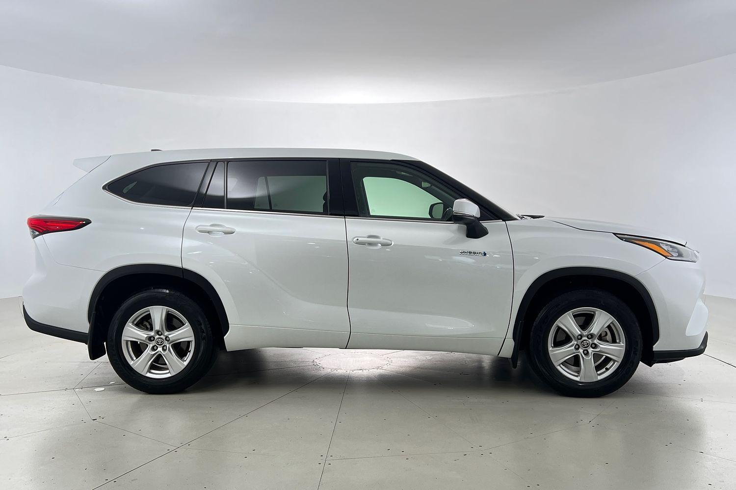 2022 Toyota Kluger GX AWD in White