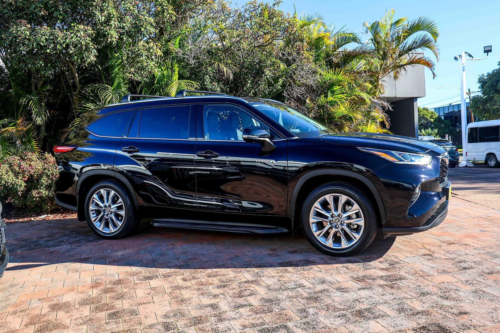 2023 Toyota Kluger AWD GRANDE in Black