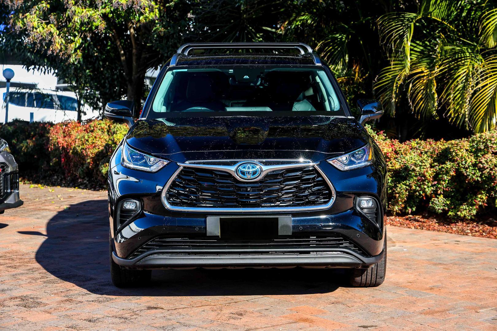 2023 Toyota Kluger AWD GRANDE in Black