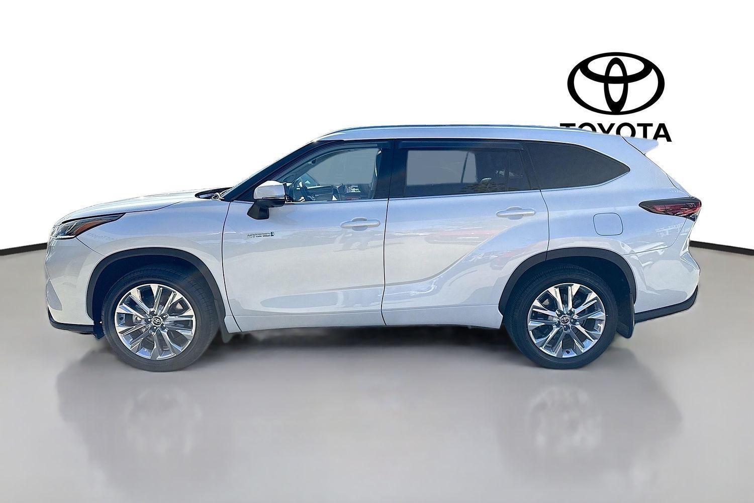 2024 Toyota Kluger AWD GRANDE in White