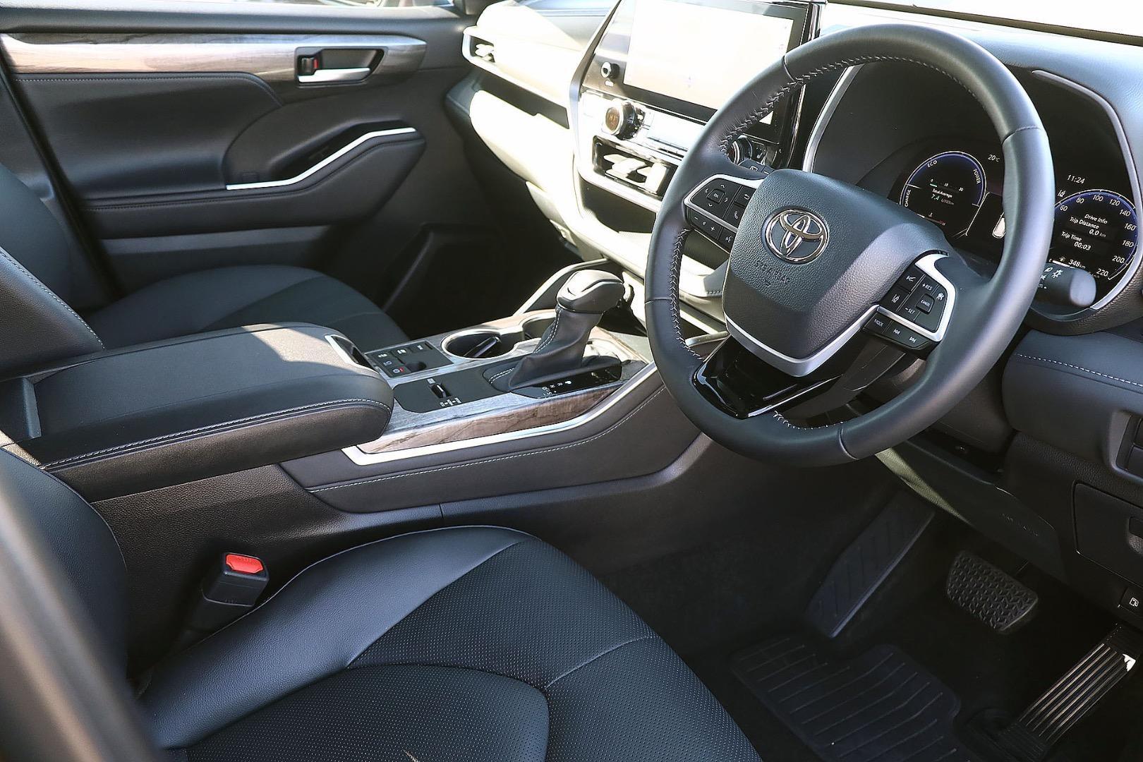 2024 Toyota Kluger AWD GRANDE in Silver