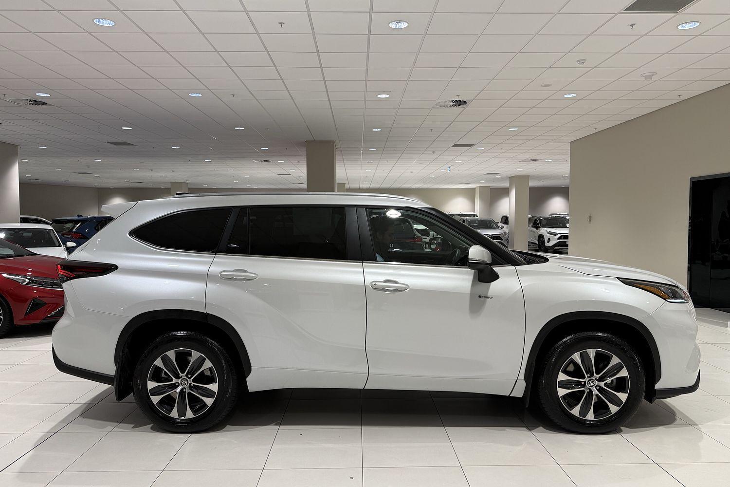 2025 Toyota Kluger GXL AWD in White