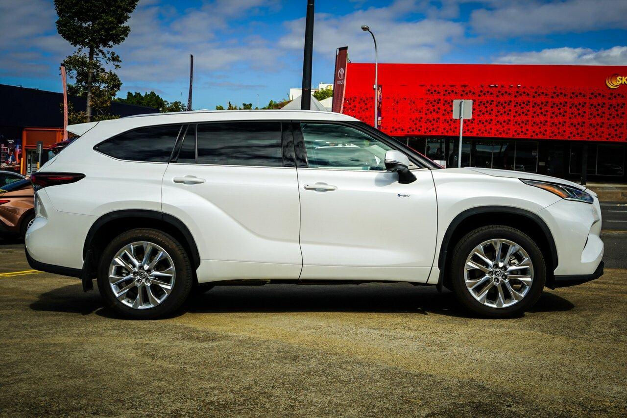 2025 Toyota Kluger AWD GRANDE in White