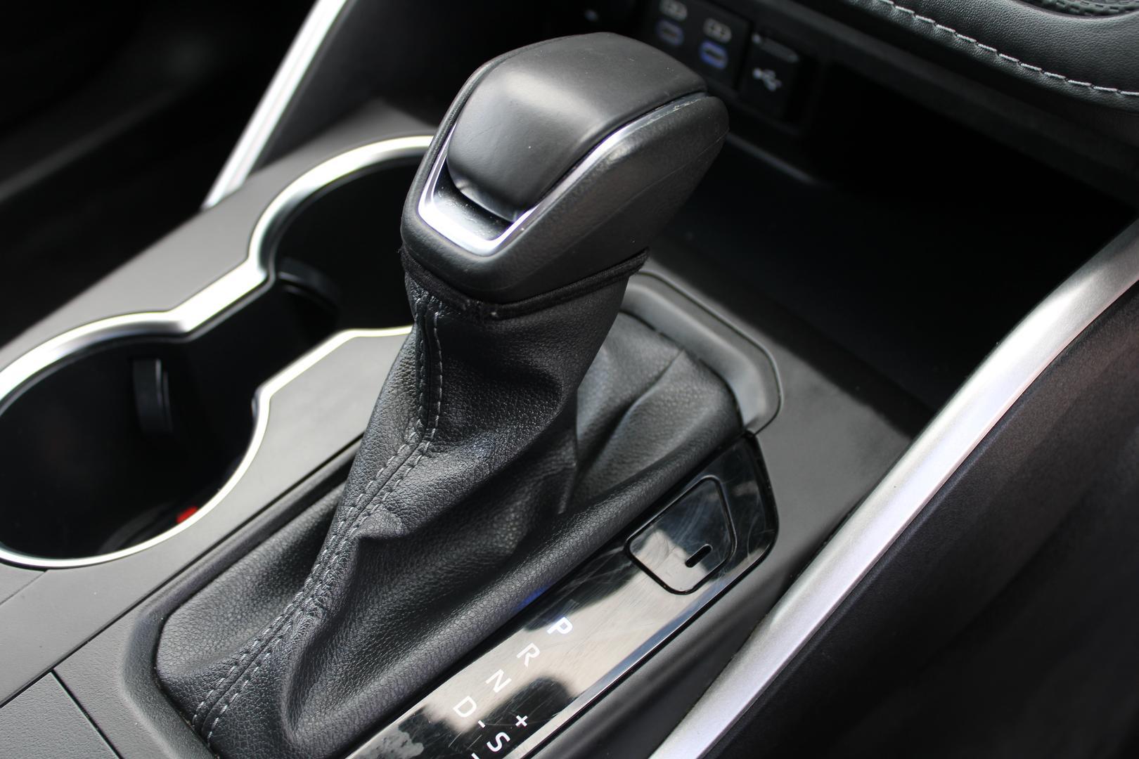 2022 Toyota Kluger GX in White