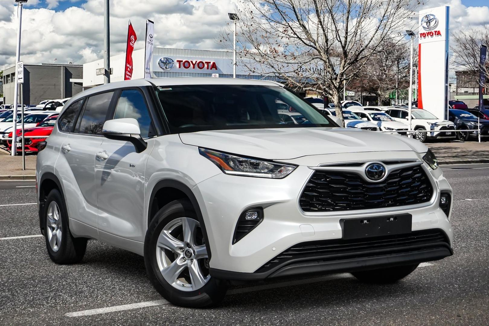 2025 Toyota Kluger GX AWD in White
