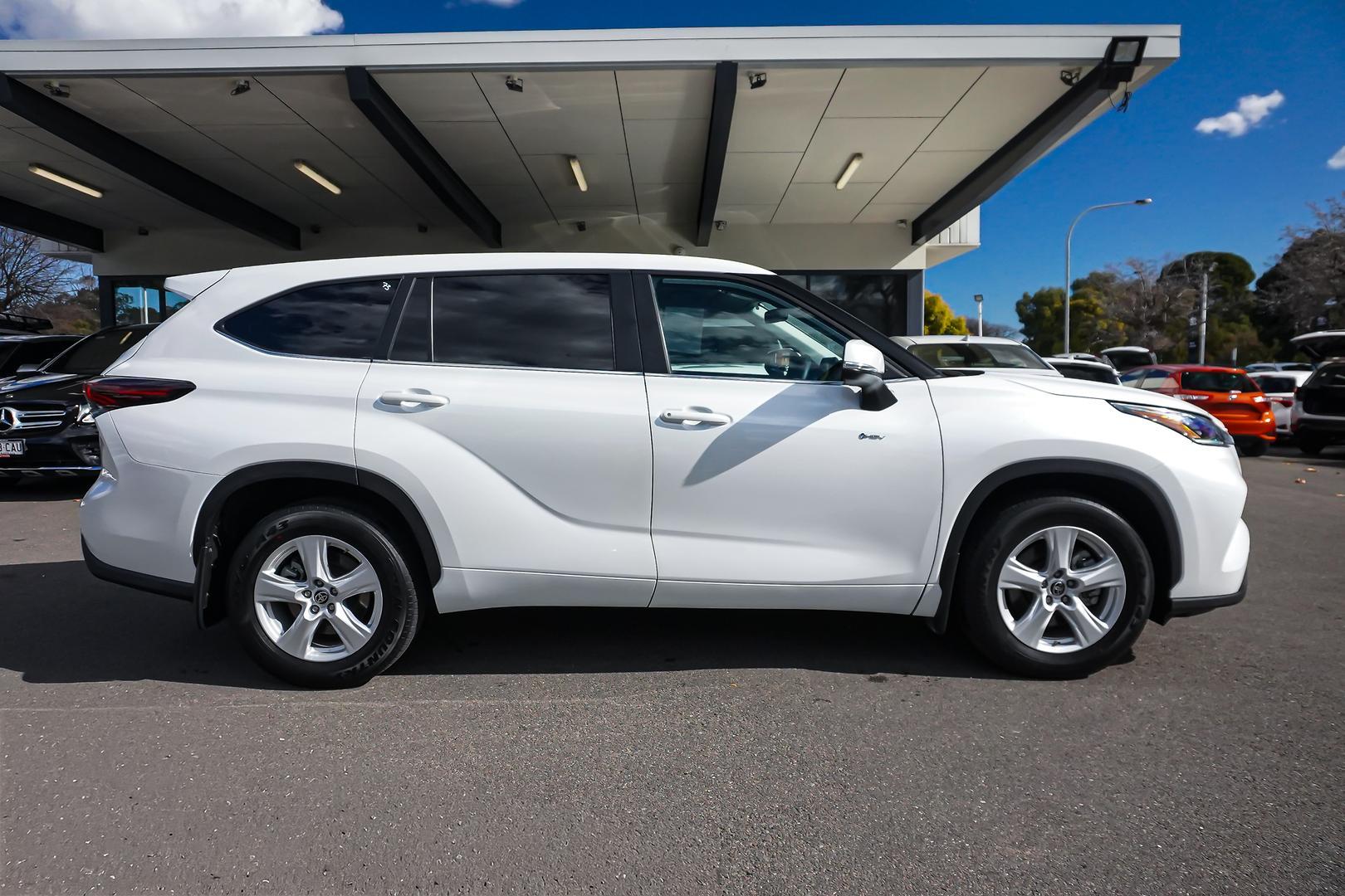 2025 Toyota Kluger GX AWD in White