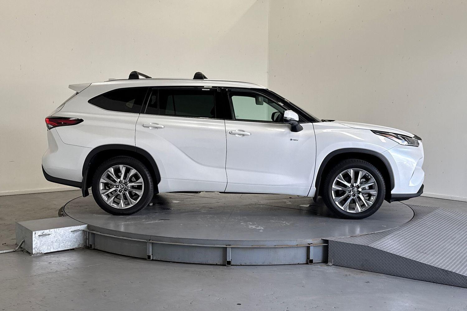 2025 Toyota Kluger AWD GRANDE in White